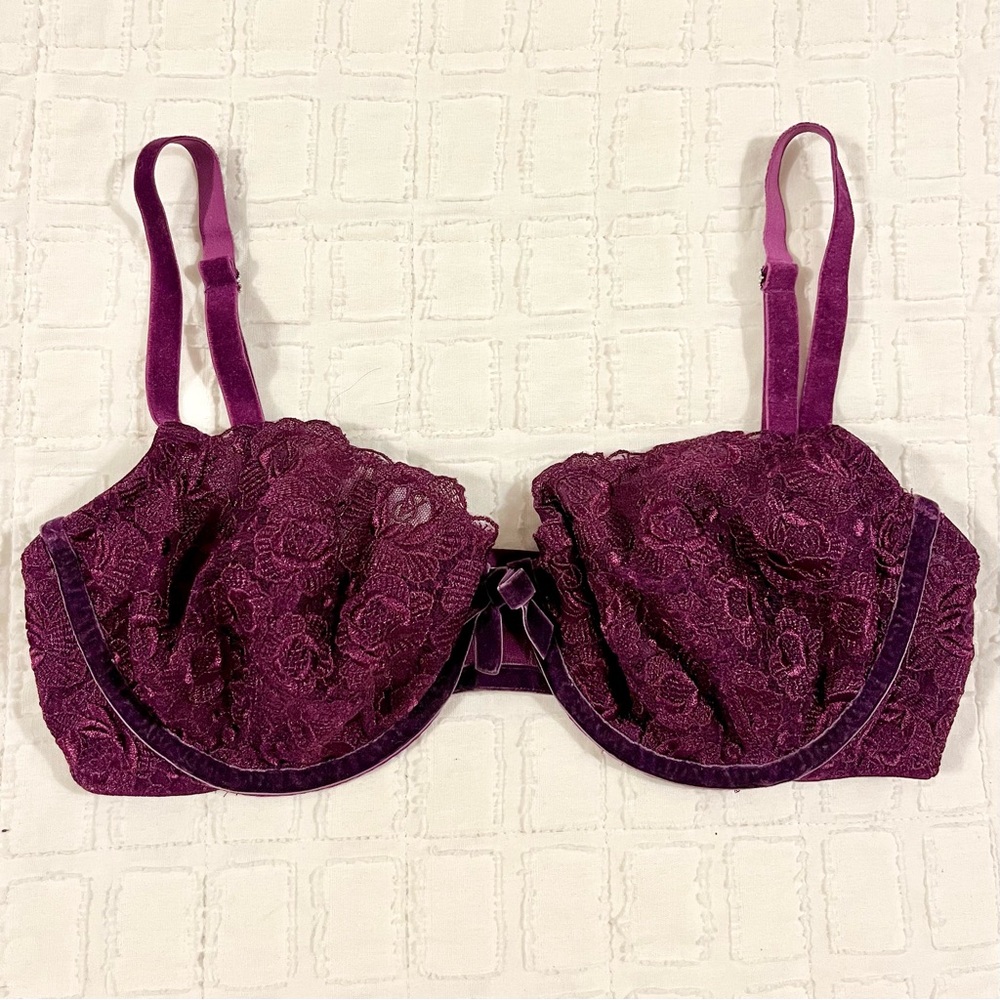 Victoria’s Secret Very Sexy Purple Velvet Lace Mesh Push-up Bra Size 34D